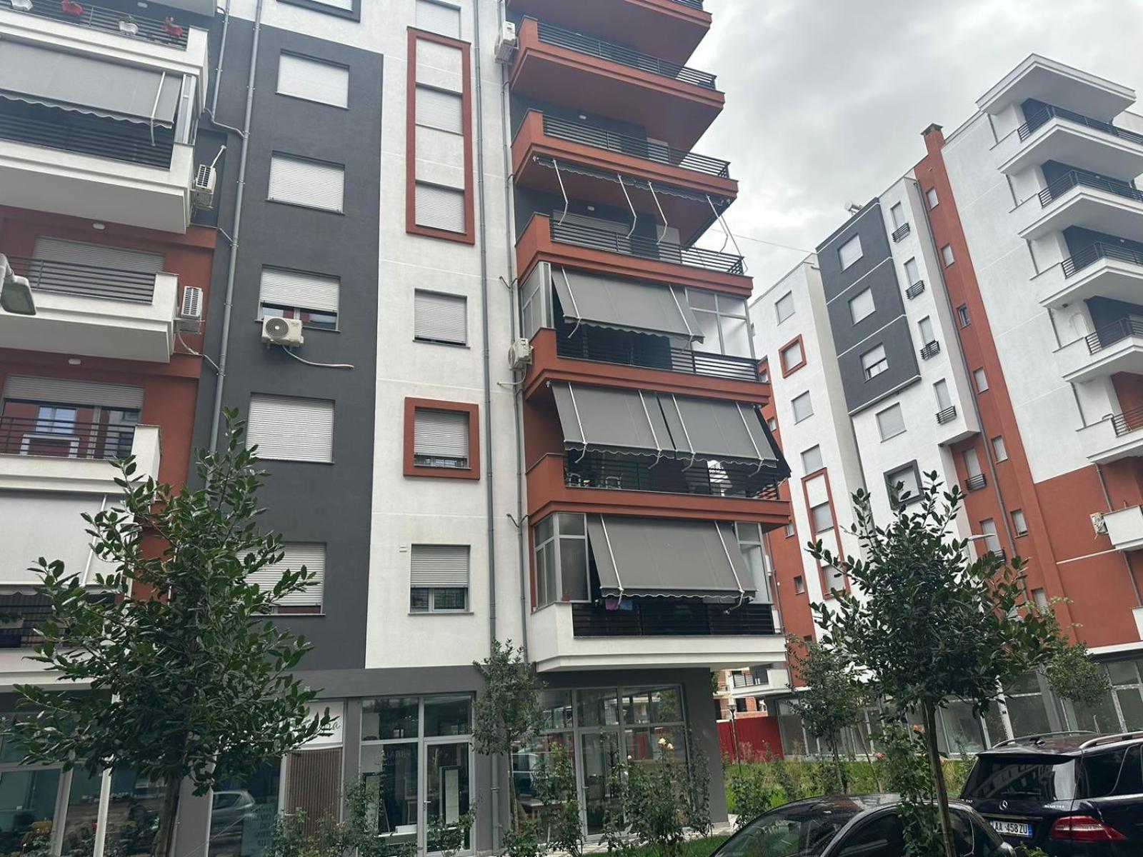 Riar Apartaments Korce Extérieur photo