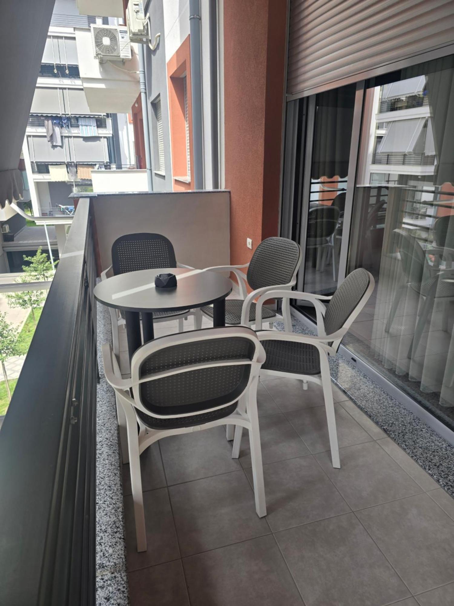 Riar Apartaments Korce Extérieur photo